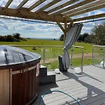 펜션 Log With Hot Tub Large Patio Near 코크