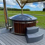 Log With Hot Tub Large Patio Near 펜션 *