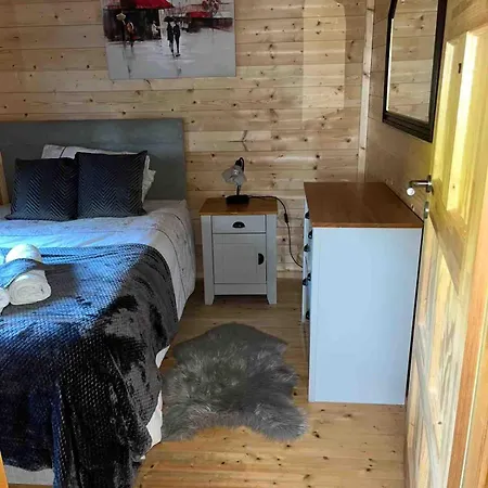 펜션 Log With Hot Tub Large Patio Near *