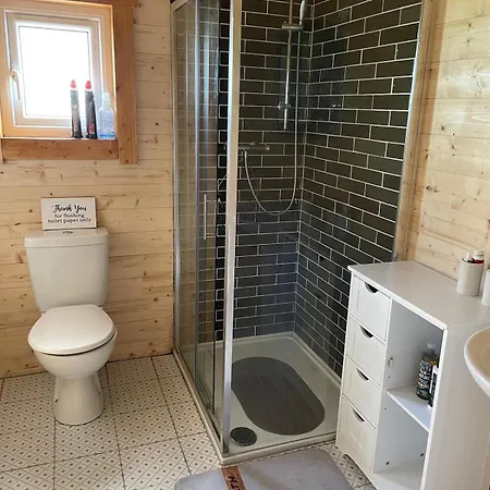 Log With Hot Tub Large Patio Near Holiday home *