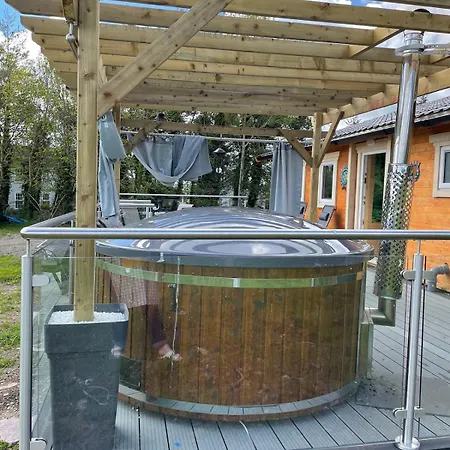 Log With Hot Tub Large Patio Near Holiday home