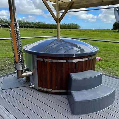 Log With Hot Tub Large Patio Near Holiday home *