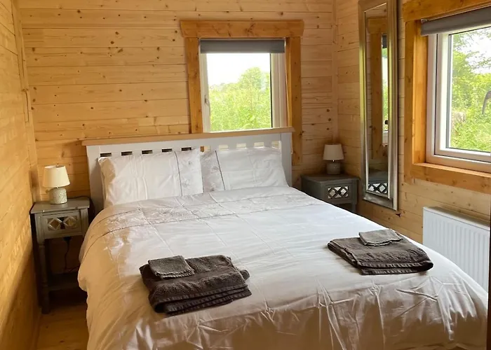 Log With Hot Tub Large Patio Near Holiday home *