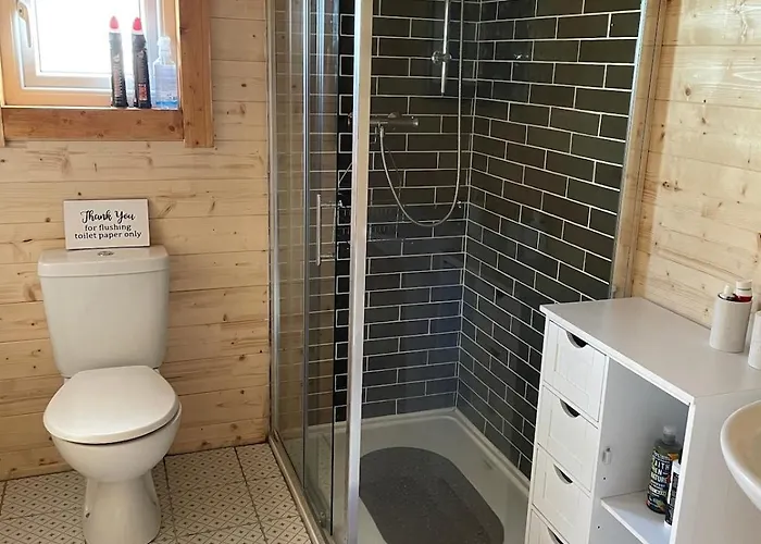 Log With Hot Tub Large Patio Near Holiday home *