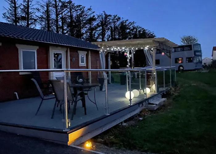 Log With Hot Tub Large Patio Near *